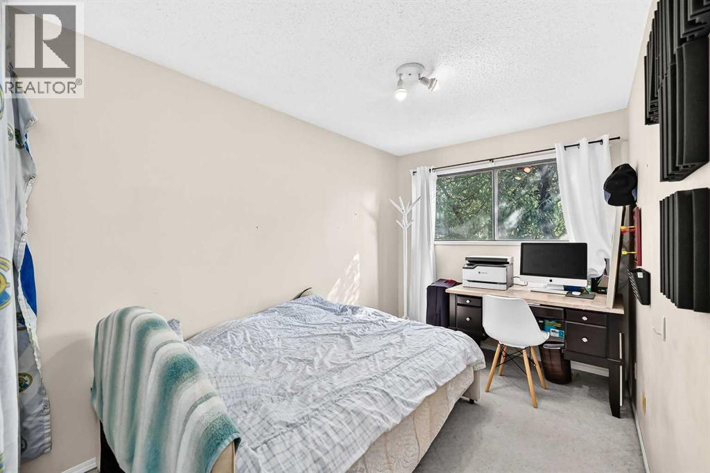617 Whitewood Road NE - 19