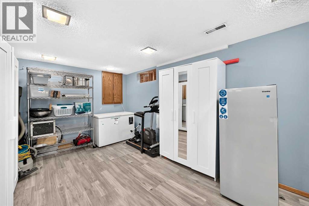 617 Whitewood Road NE - 24