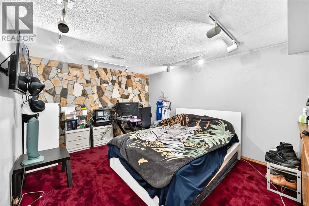 617 Whitewood Road NE - 26