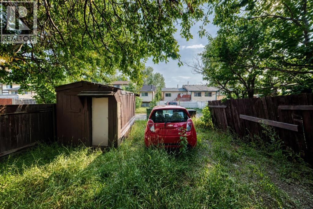 617 Whitewood Road NE - 35