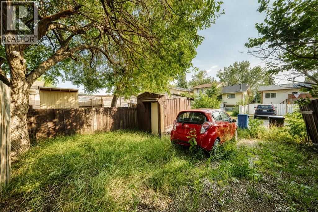 617 Whitewood Road NE - 36