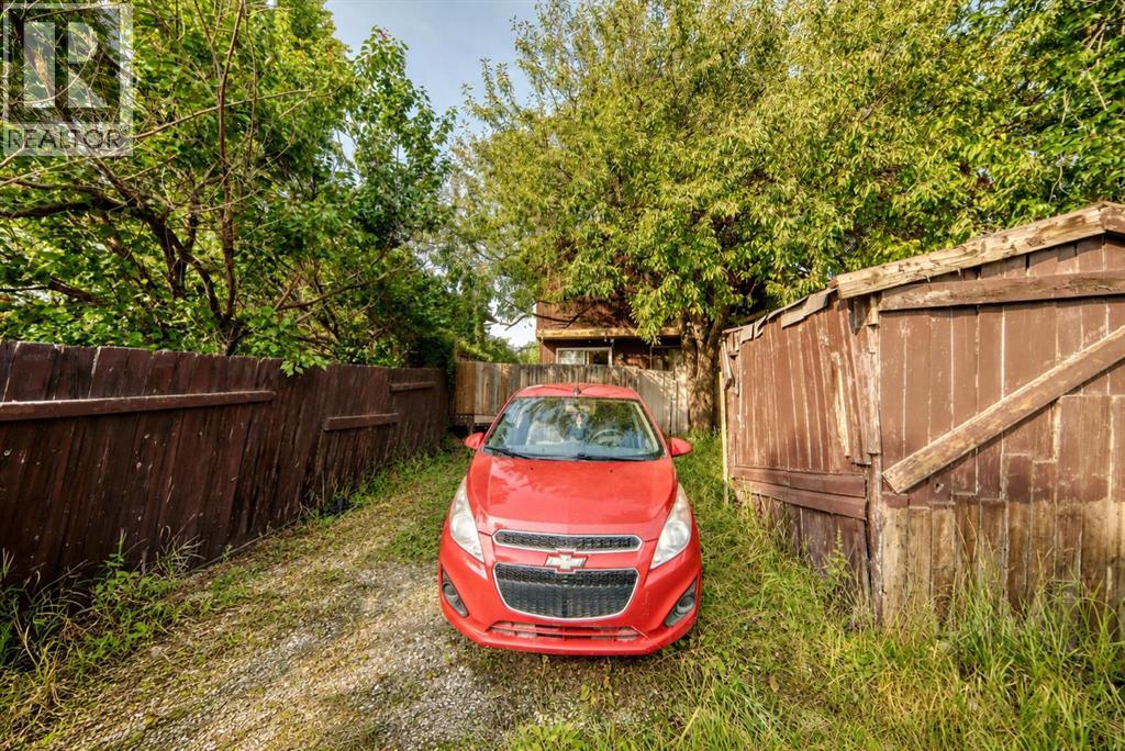 617 Whitewood Road NE - 37
