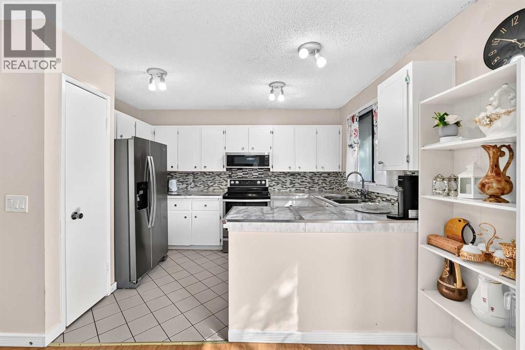 617 Whitewood Road NE - 5
