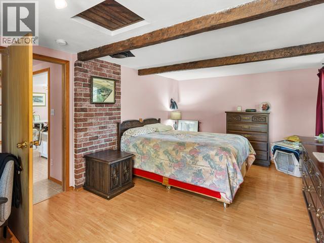 1308 ELM STREET - 14