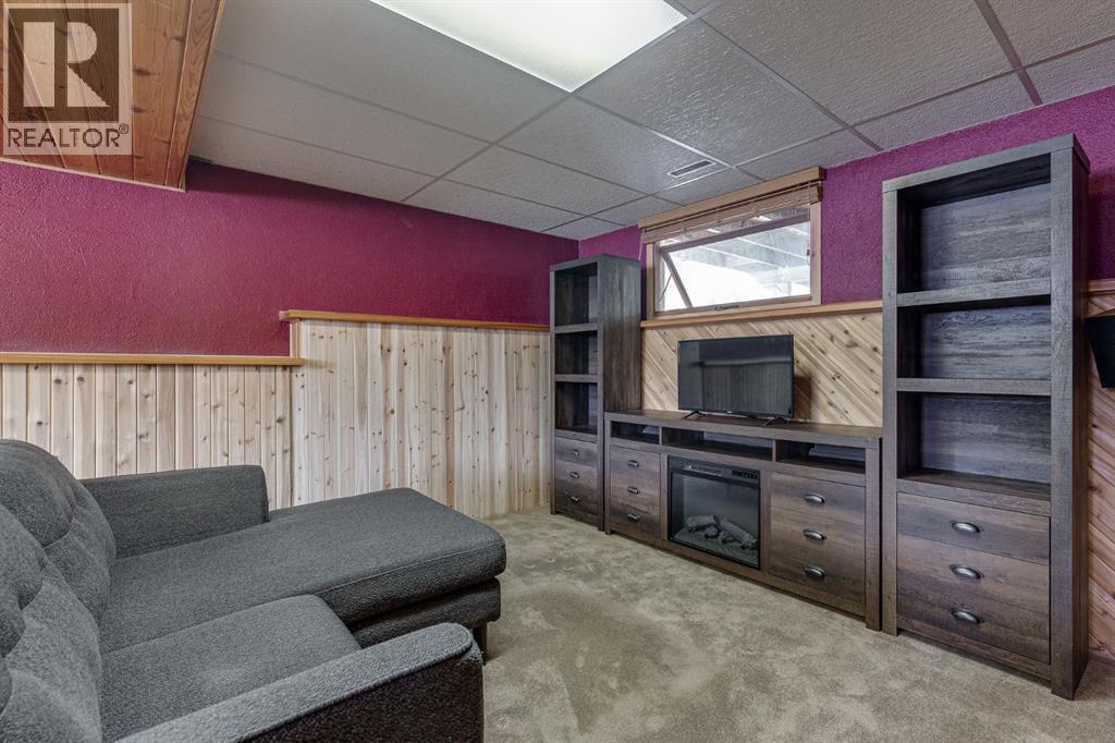 Listing photo – 8 Nielsen Close, Red Deer