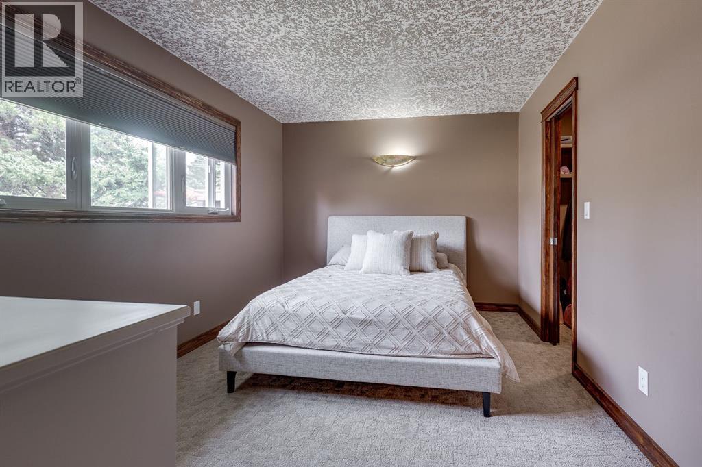 8 Nielsen Close - 15