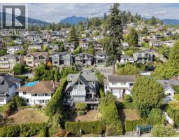 1128 Esplanade Avenue, West Vancouver, BC V7T1G3 Photo 36