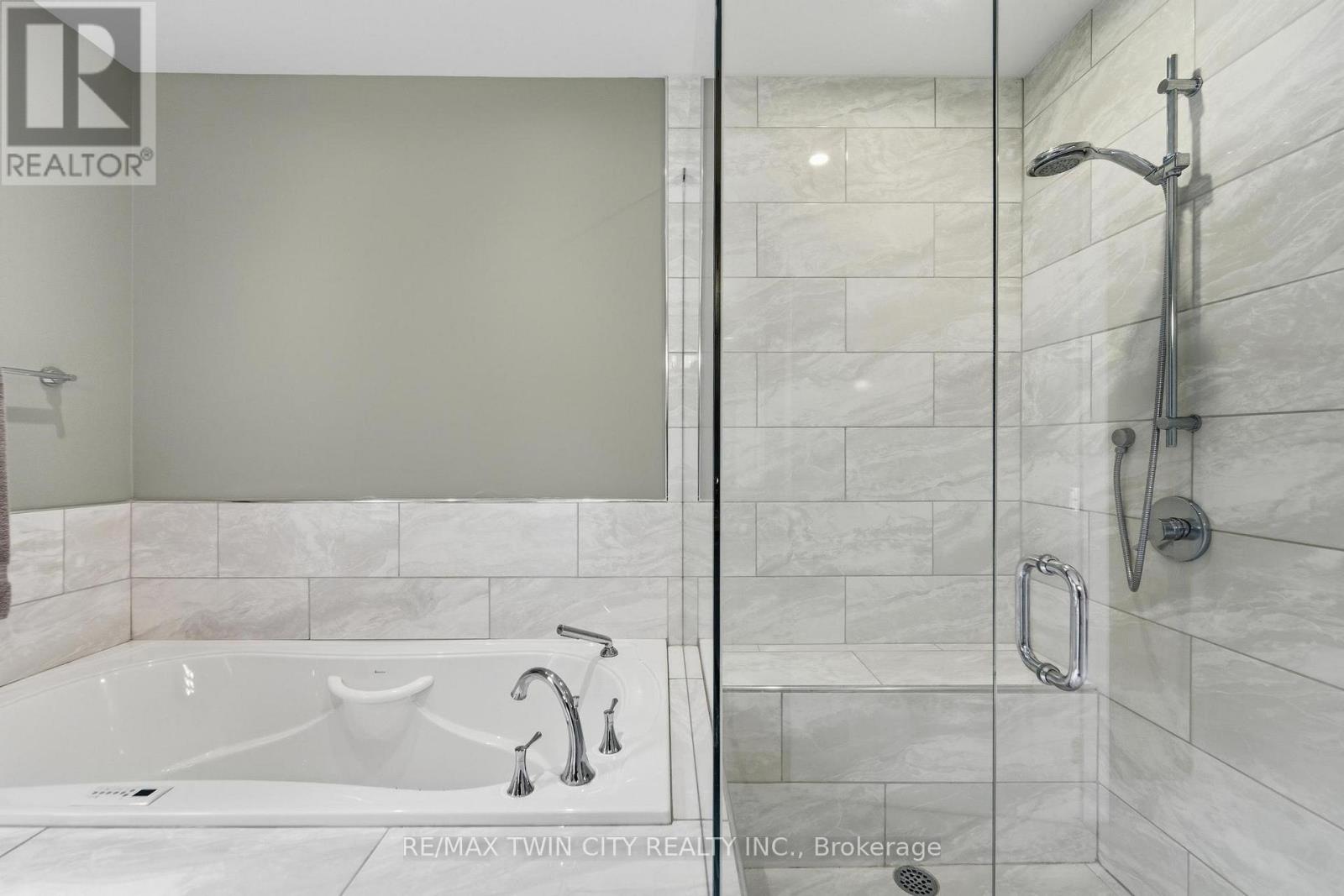 15 SHEPHARD PLACE - Image 25