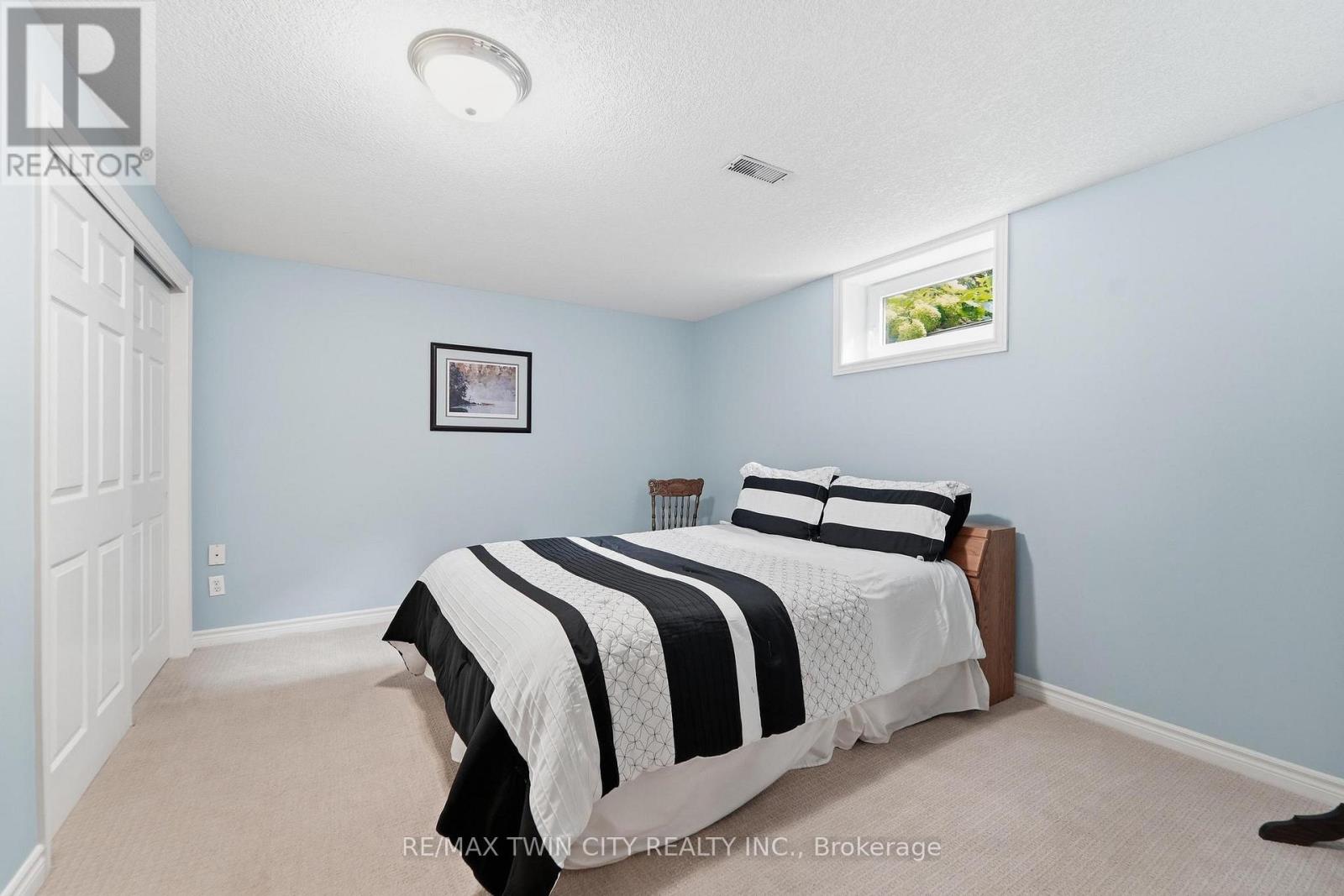 15 SHEPHARD PLACE - Image 35