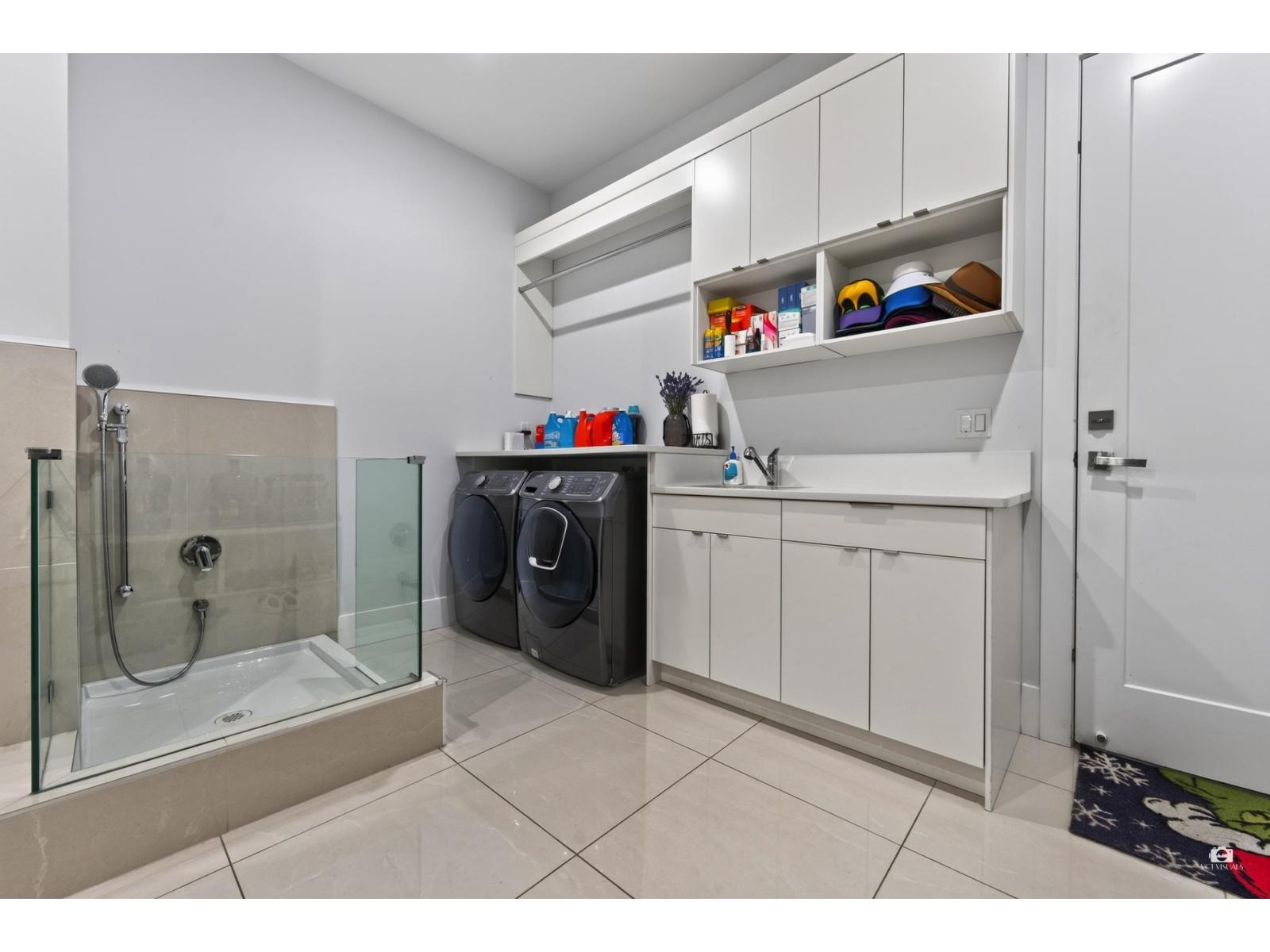 15881 BUENA VISTA AVENUE, White Rock