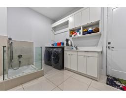 15881 Buena Vista Avenue, White Rock, BC V4B2A2 Photo 18