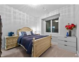 15881 Buena Vista Avenue, White Rock, BC V4B2A2 Photo 17
