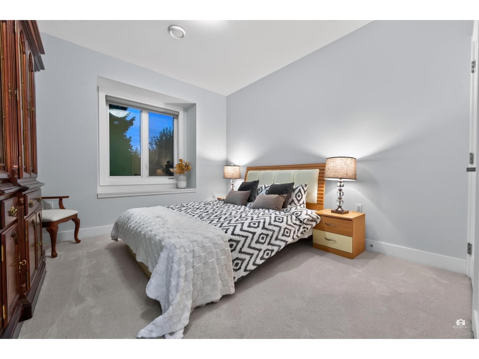 15881 BUENA VISTA AVENUE, White Rock