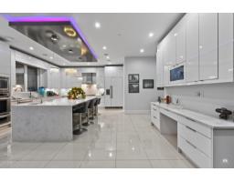 15881 Buena Vista Avenue, White Rock, BC V4B2A2 Photo 9