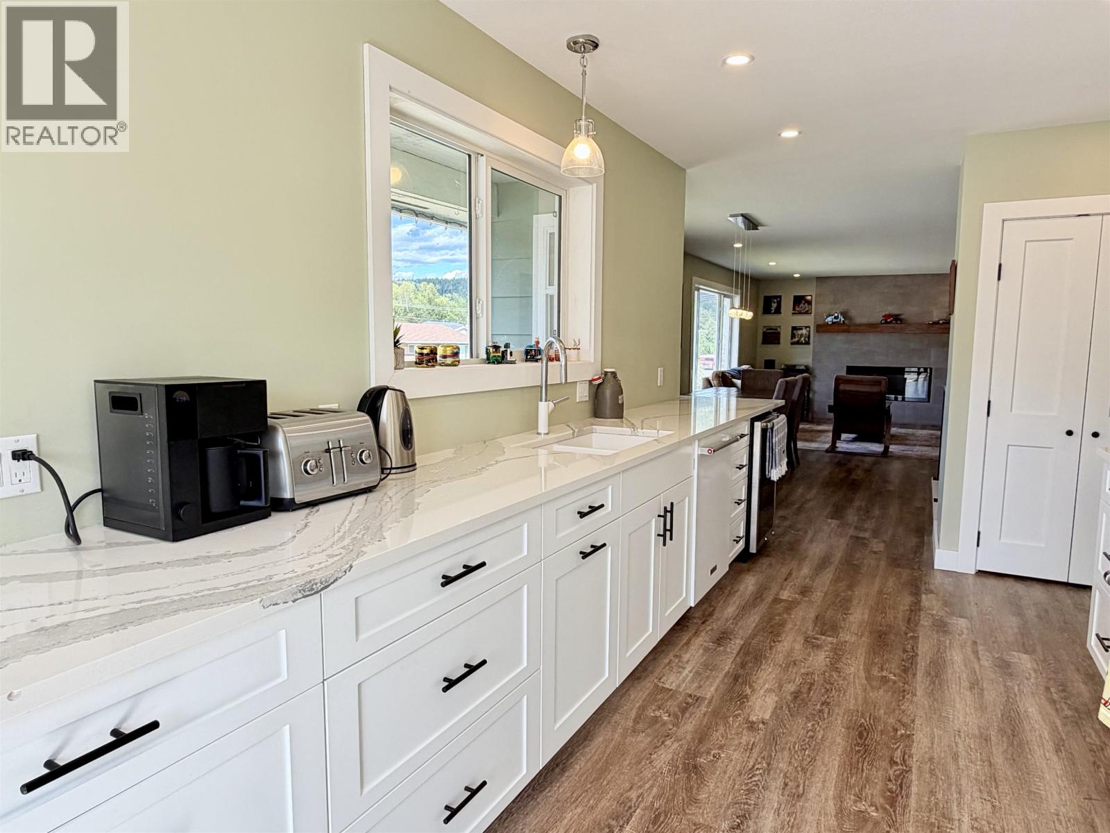 4907 LABELLE AVENUE - 8