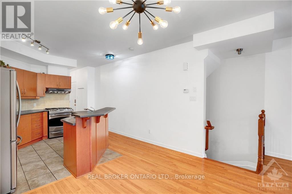 292 LONDON TERRACE - Image 14