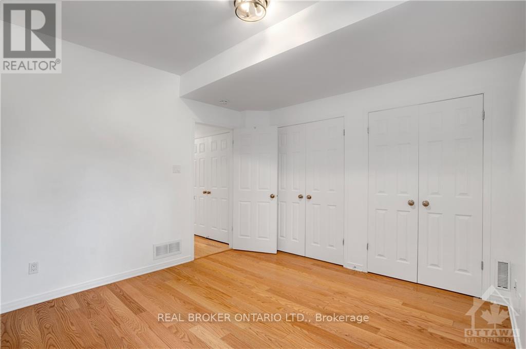 292 LONDON TERRACE - 20
