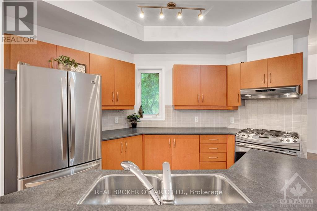 292 LONDON TERRACE - Image 7