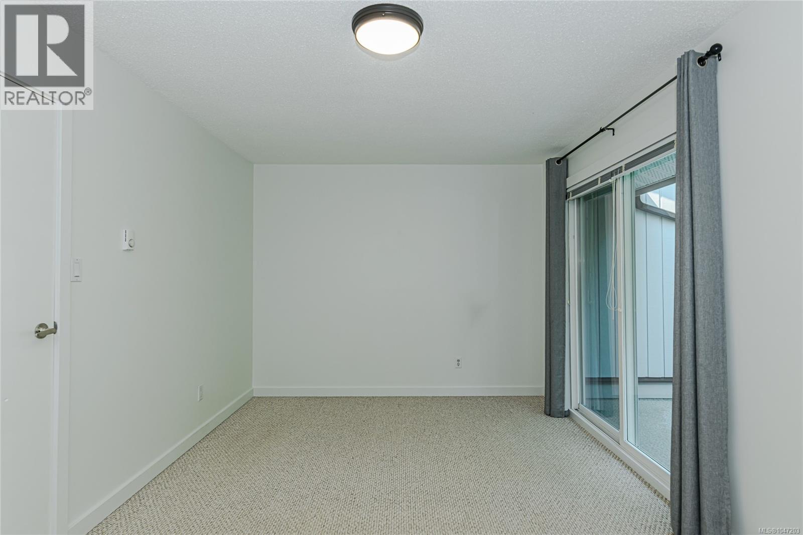 #13 3230 Rutledge St - 24