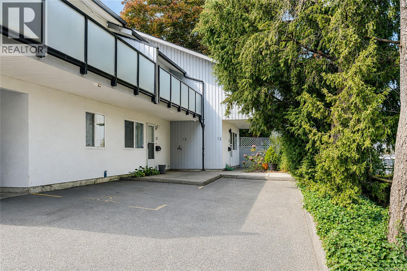 13 3230 Rutledge St, Saanich