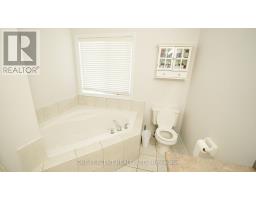 Laundry room - 537 Fiddle Park Lane, Shelburne, ON L9W3B9 Photo 10