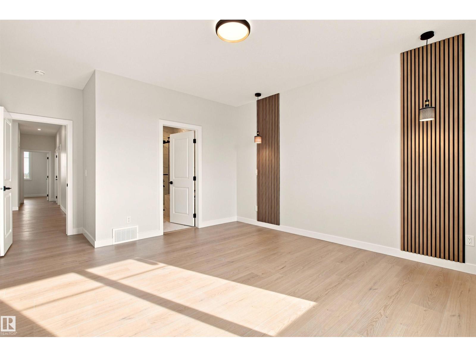 10462 104 ST - 21