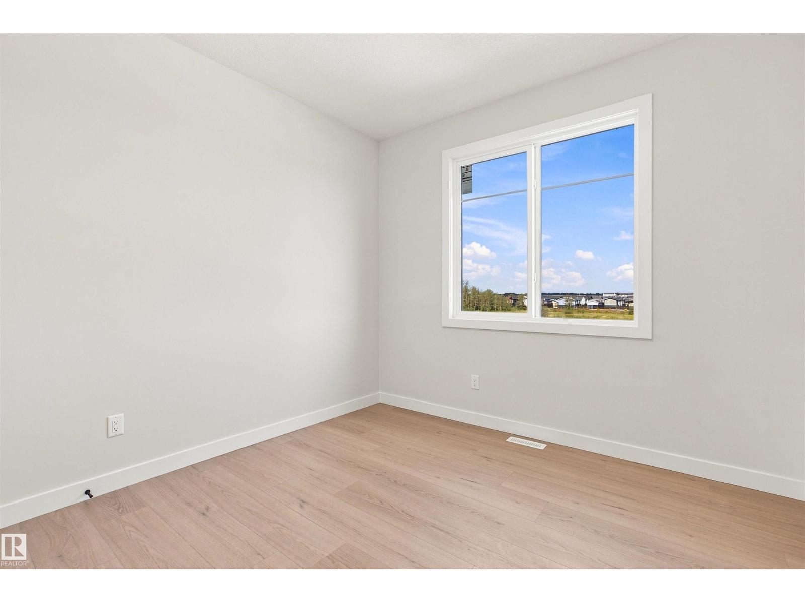 10462 104 ST - 33