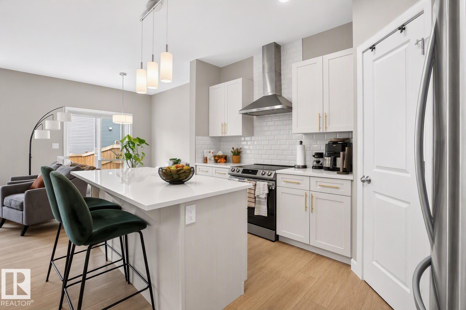 Property photograph 7 for MLS E4504430