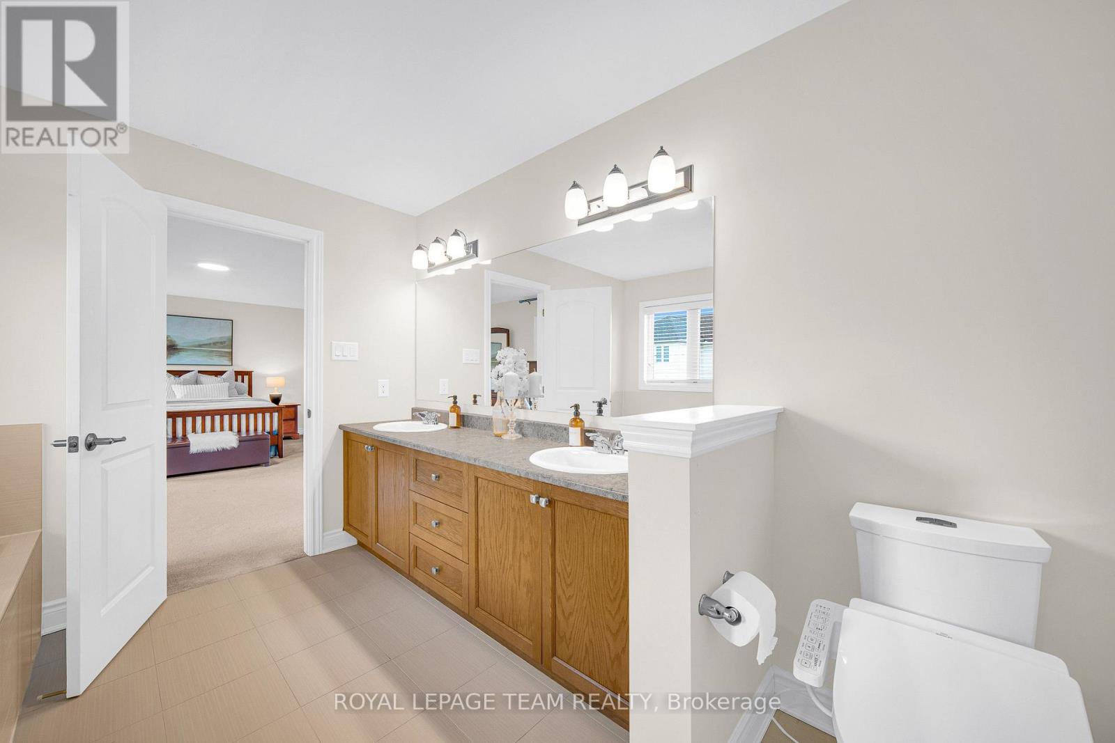 607 PARADE DRIVE - Image 36