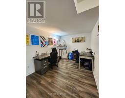 7 - 106 Varna Drive, Toronto, ON M6A0C8 Photo 6