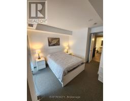 7 - 106 Varna Drive, Toronto, ON M6A0C8 Photo 9