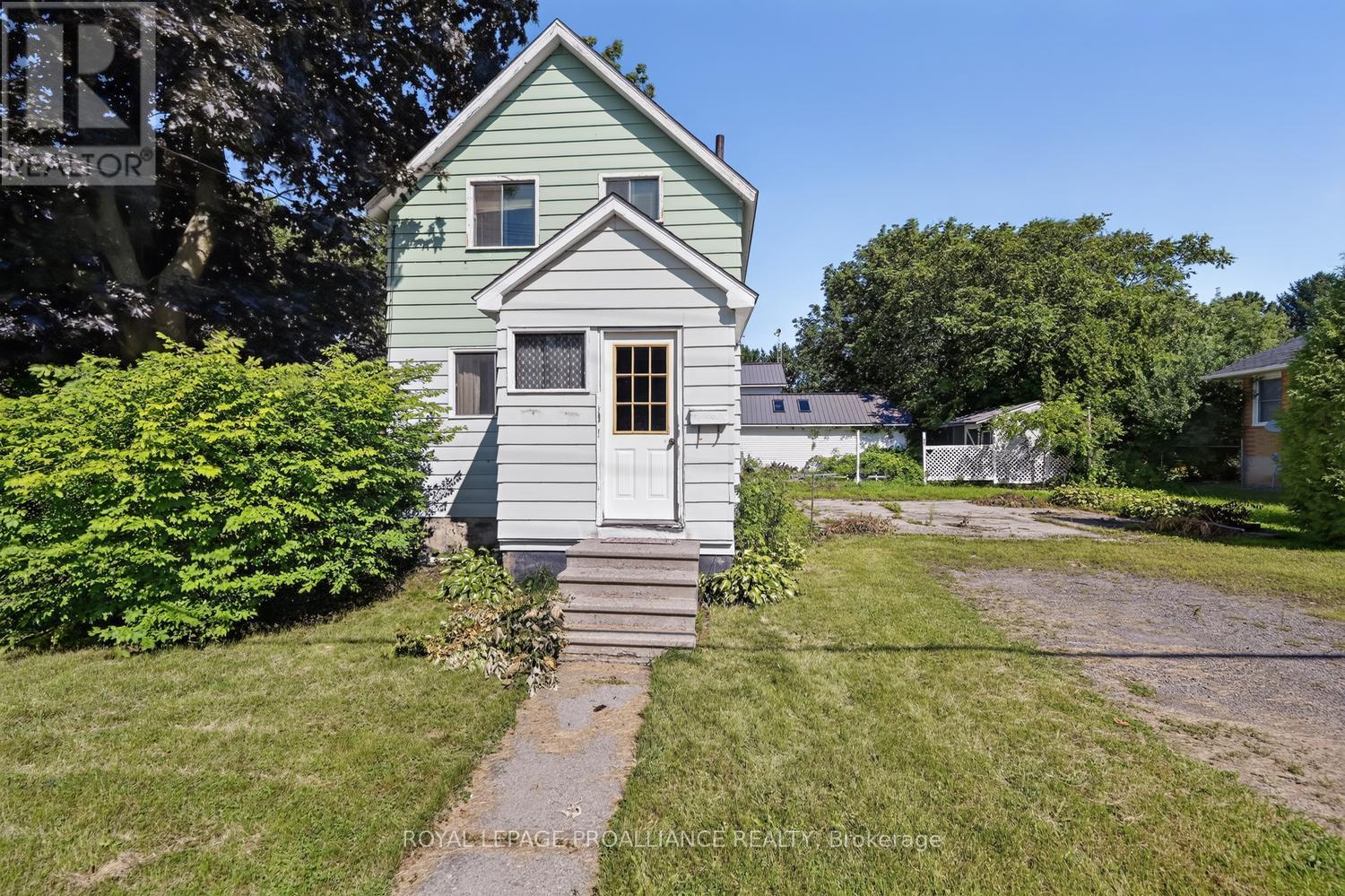 300 PARK STREET E - 1