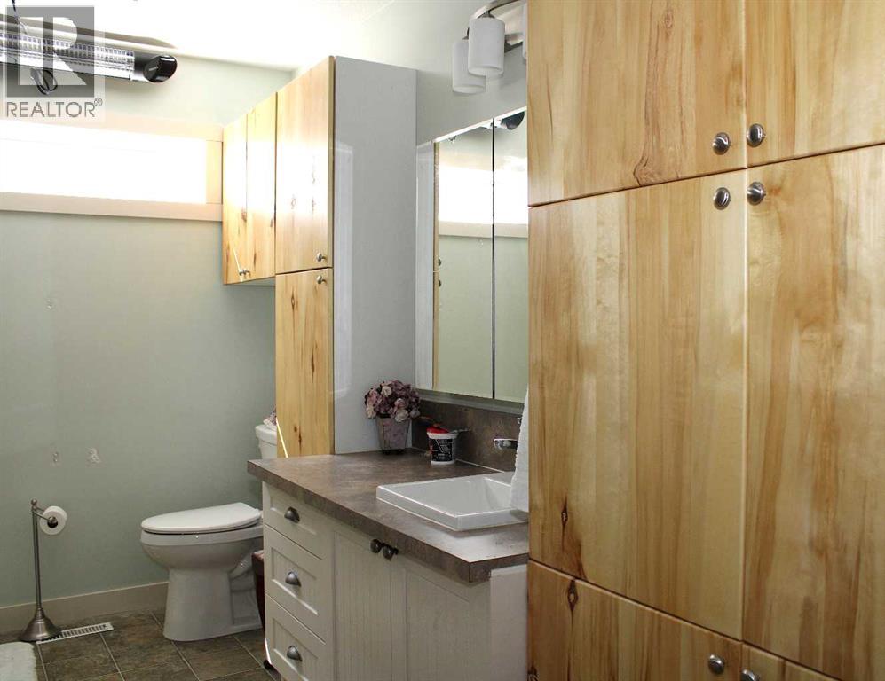 128 12 Ave NE - Image 17