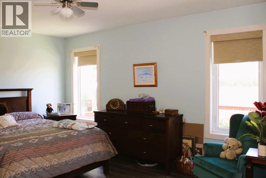 128 12 Ave NE - Image 18