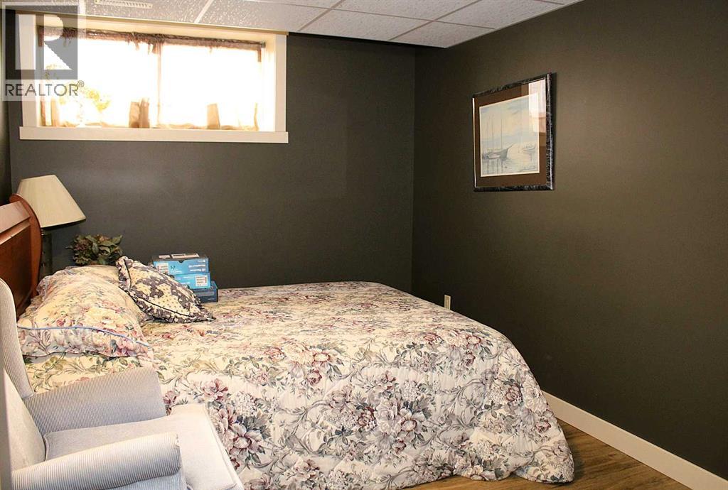 128 12 Ave NE - Image 32
