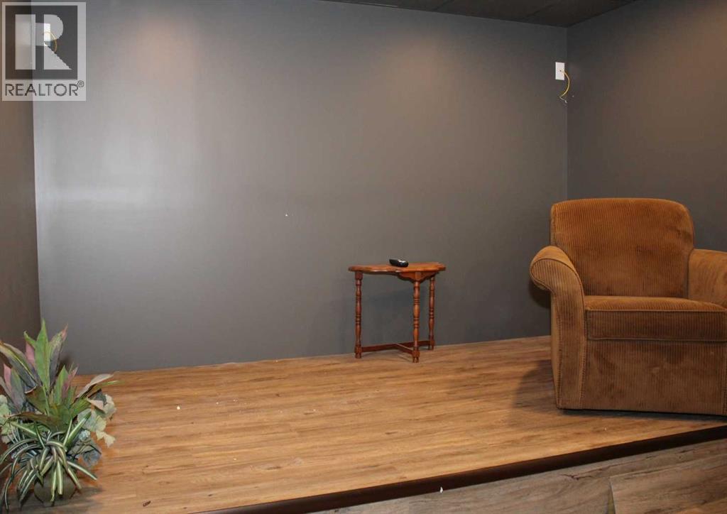 128 12 Ave NE - Image 34