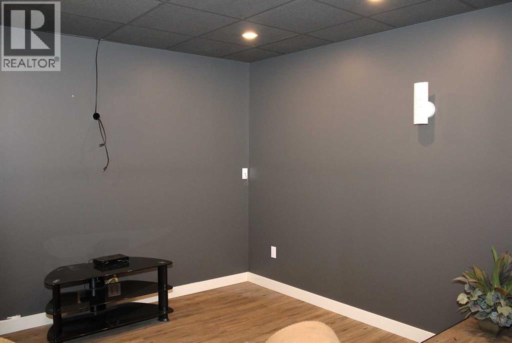 128 12 Ave NE - Image 35