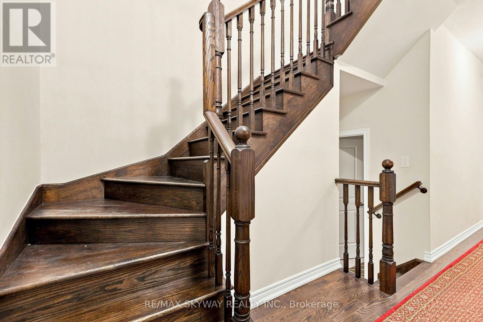 5 GLORIA STREET N - Image 17