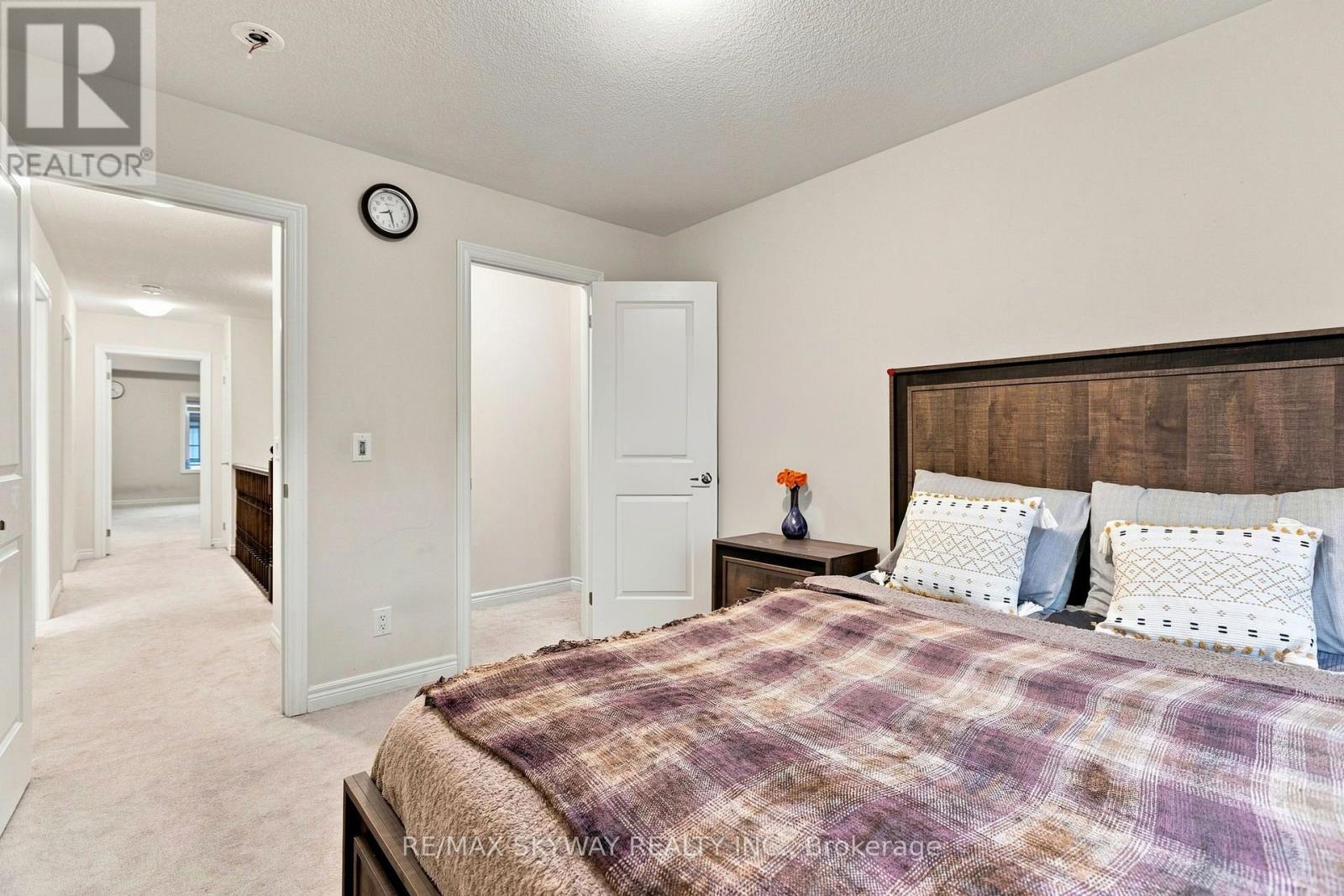 5 GLORIA STREET N - 31