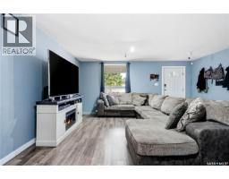 Mud room - 1191 1st Avenue Ne, Moose Jaw, SK S6H1A2 Photo 6