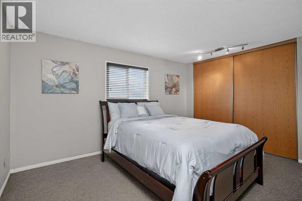 18 Martinview Crescent NE - 19