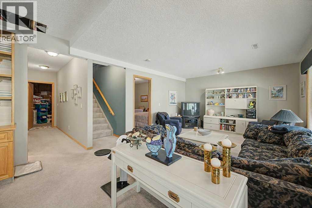 18 Prominence View SW - 34