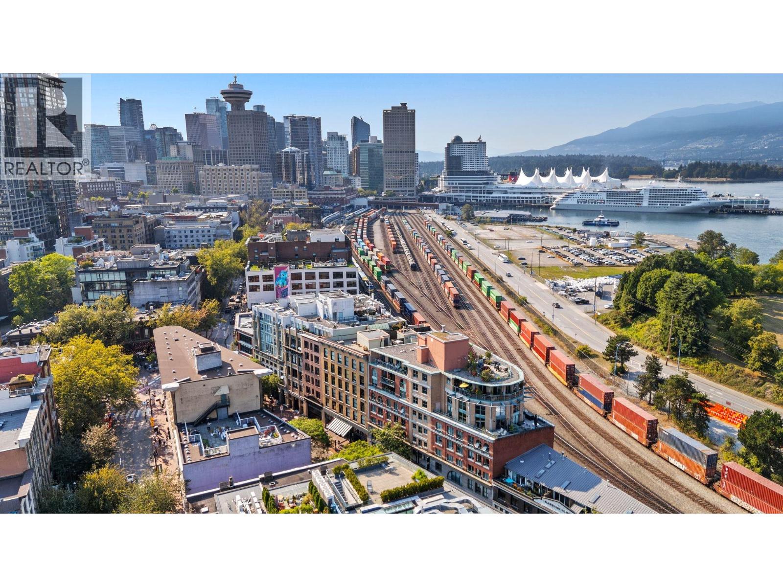 305 41 ALEXANDER STREET, Vancouver
