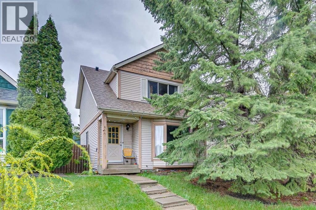Property for sale at 864 Queensland Drive SE