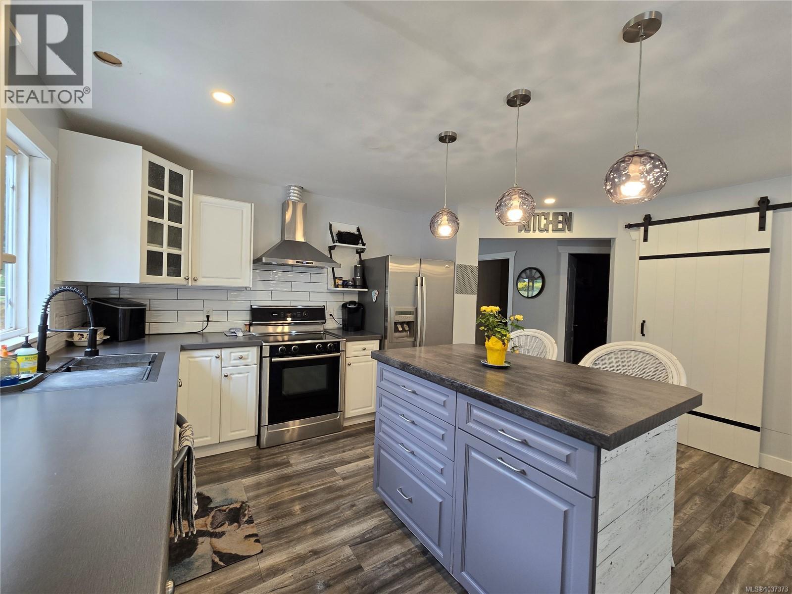 3271 Thain Rd - 4