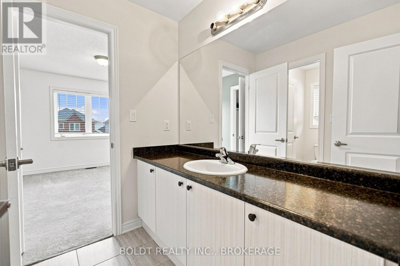 85 HOMESTEAD WAY - Image 29