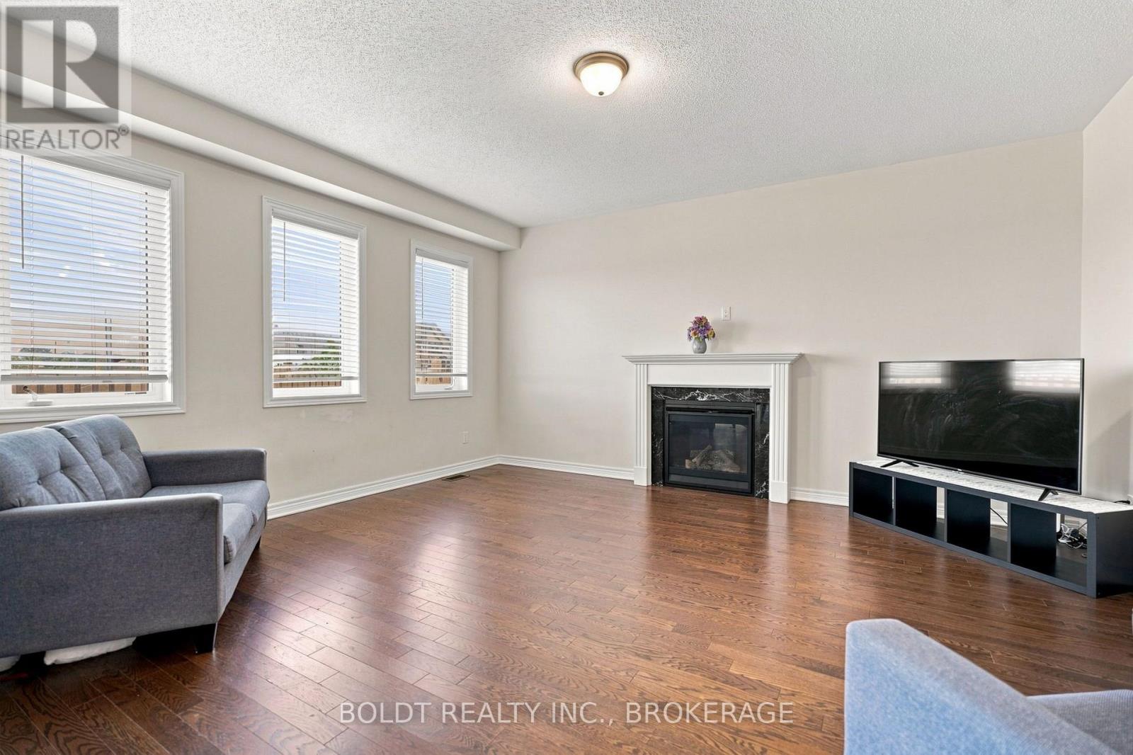 85 HOMESTEAD WAY - Image 4