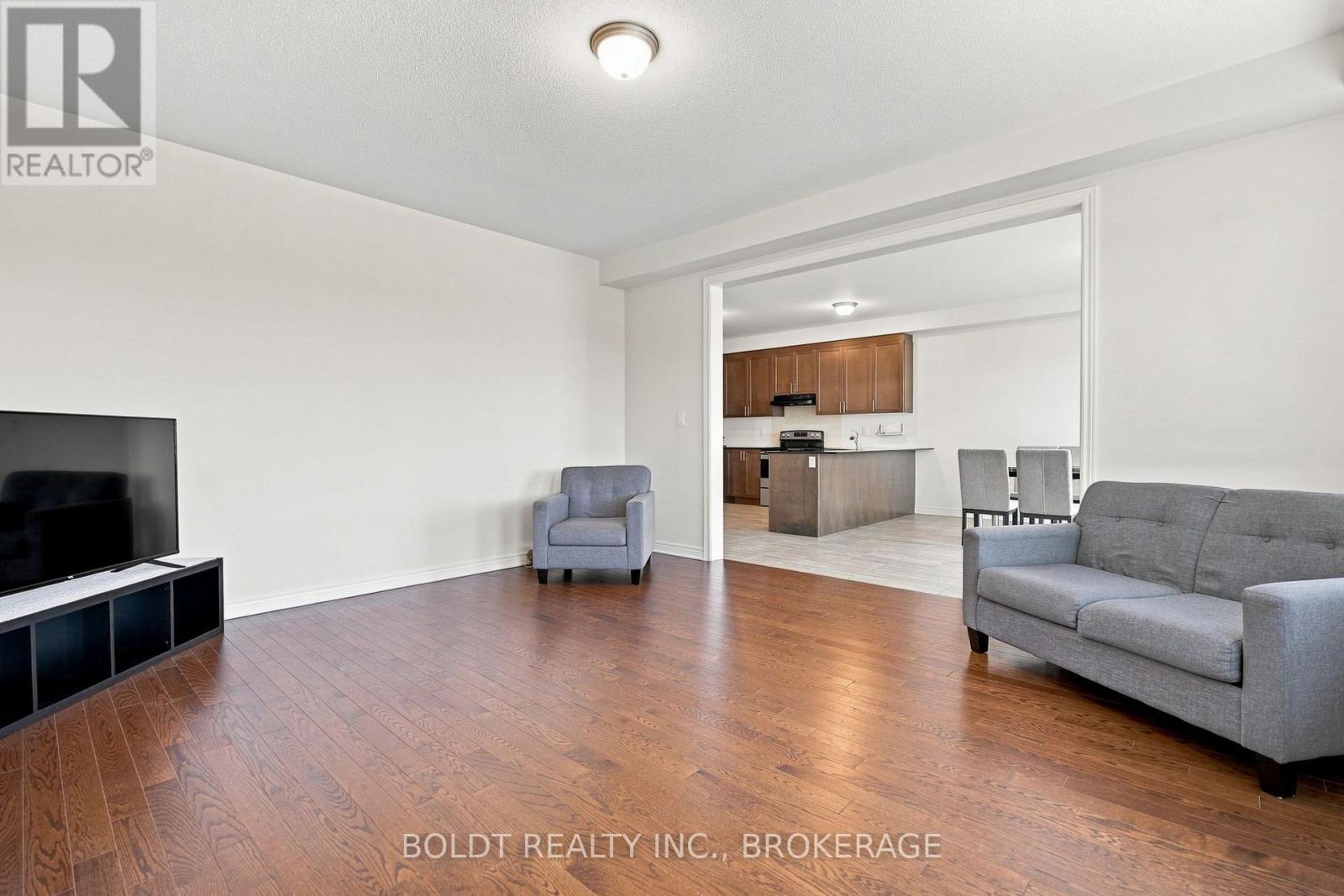 85 HOMESTEAD WAY - Image 7
