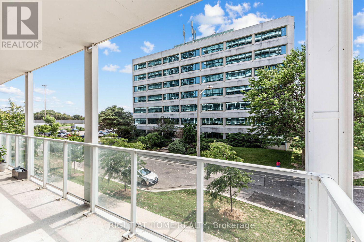 #202 180 FAIRVIEW MALL DRIVE - 23