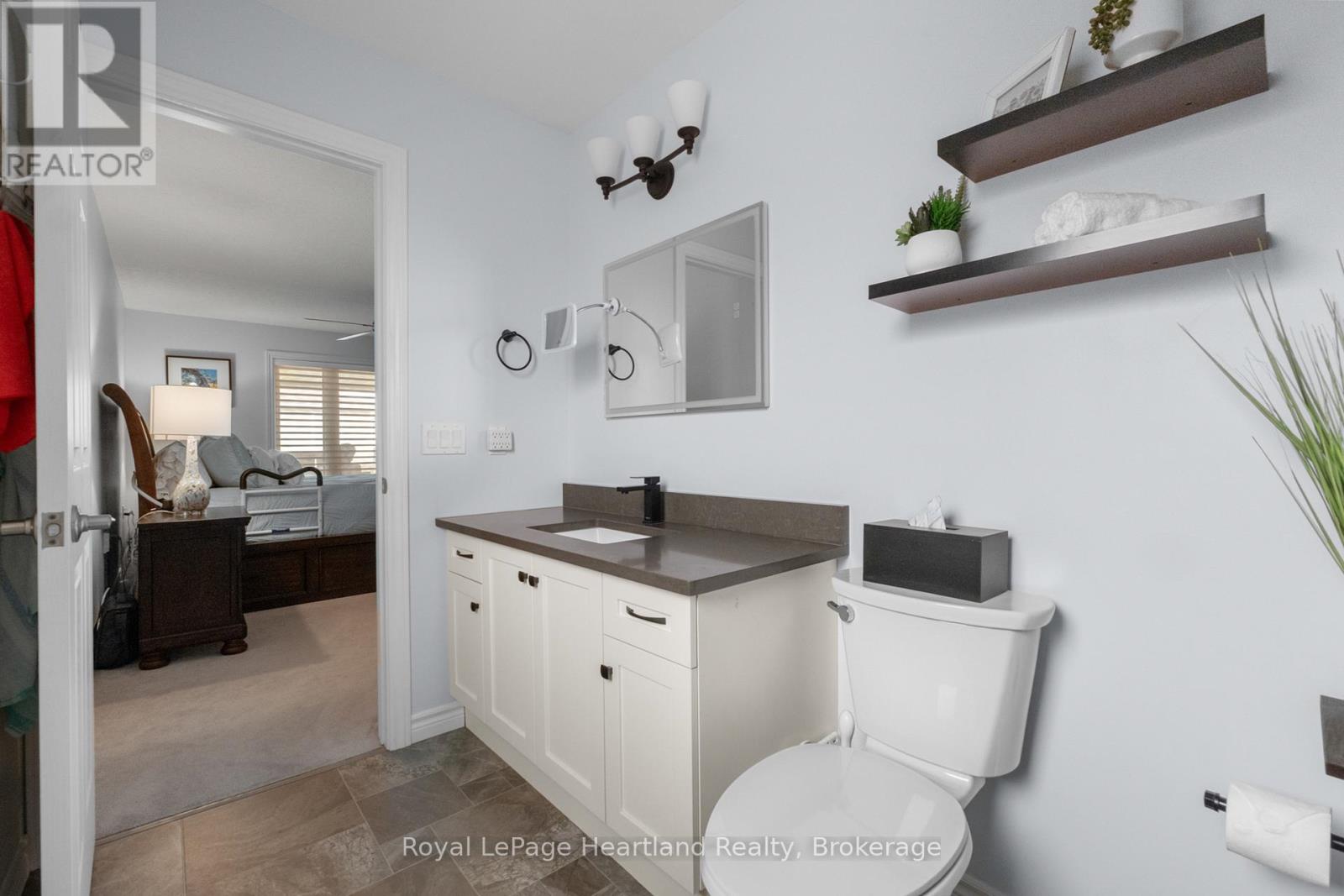 8 WINDWARD WAY N - Image 22
